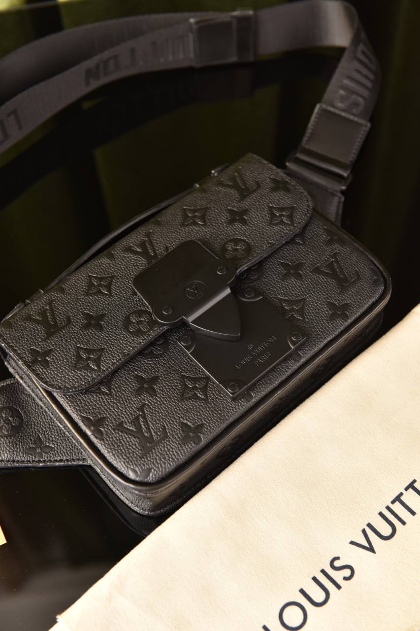 لوي فيتون (6 ألوان) - Louis Vuitton S Lock Sling Bag