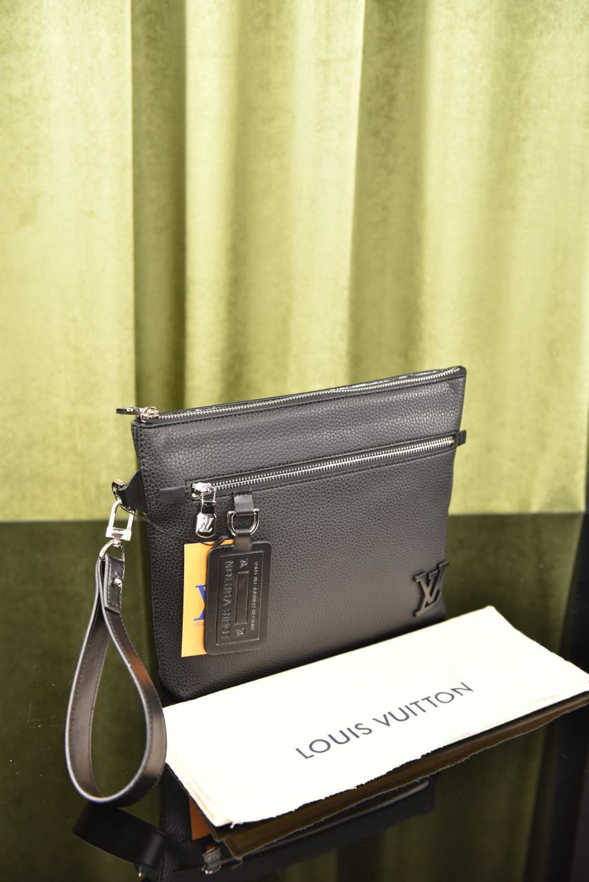 لوي فيتون (9 ألوان) - Louis Vuitton Takeoff Pouch