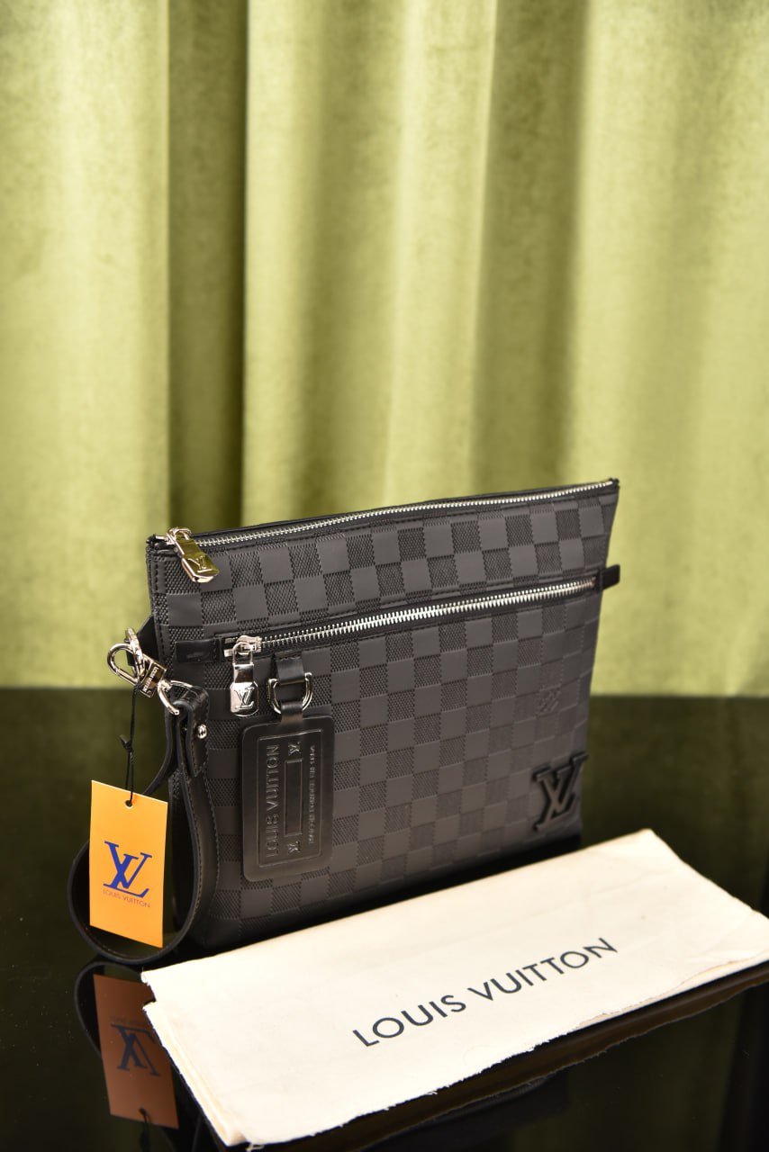 لوي فيتون (9 ألوان) - Louis Vuitton Takeoff Pouch
