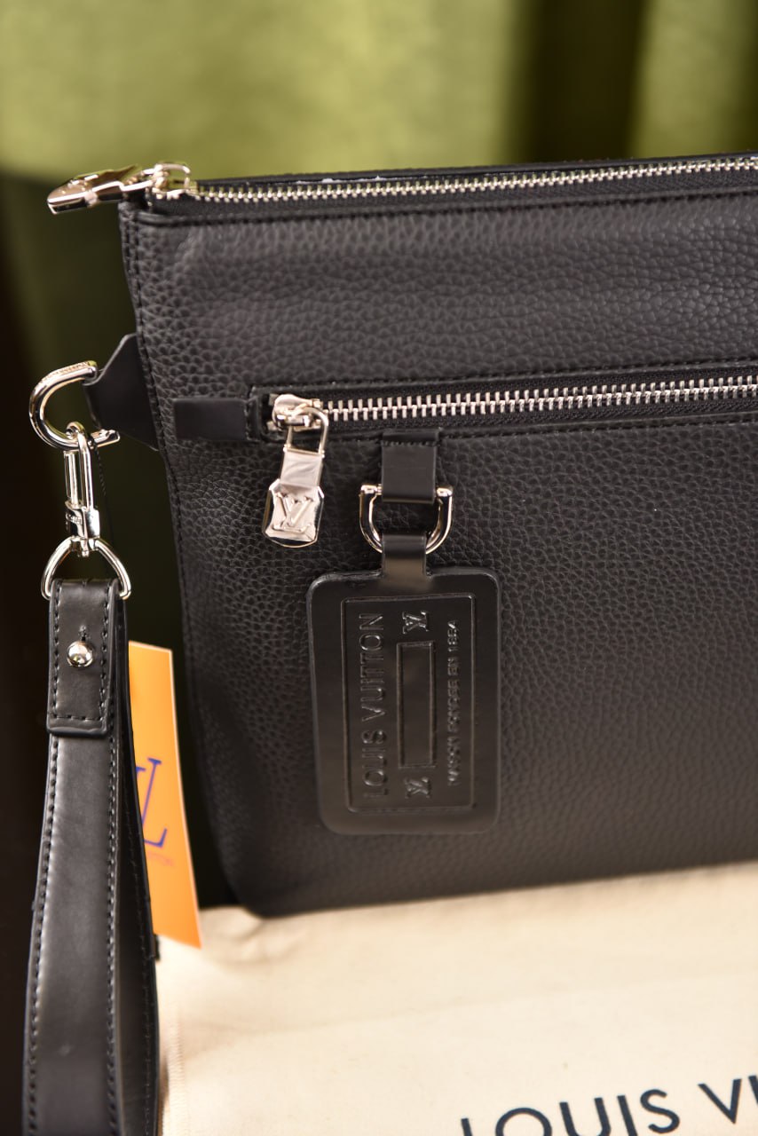 لوي فيتون (9 ألوان) - Louis Vuitton Takeoff Pouch