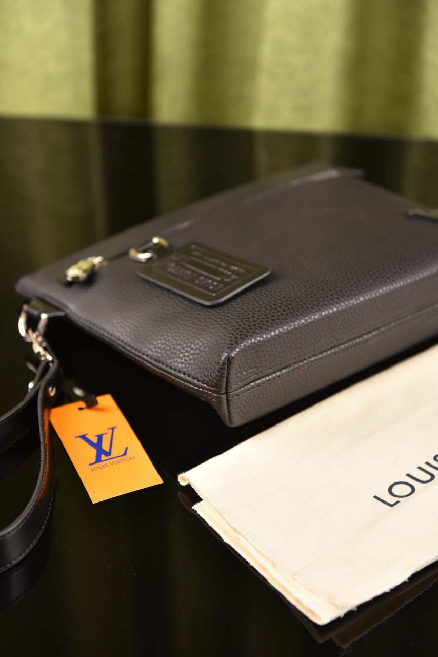 لوي فيتون (9 ألوان) - Louis Vuitton Takeoff Pouch